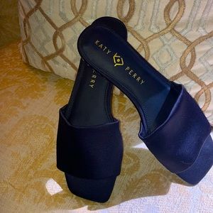 BEAUTIFUL KATY PERRY SATIN SLIDES 💎 with Pearls PRICE REDUCED!